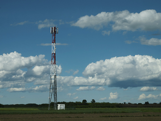 포토 JPG 해외이미지 컬러 백그라운드 무지개 밭 인터넷 통신 하늘 모바일 무선통신 세포 안테나 건강 사람없음 초록색 파란색 스마트폰 탑 공백 장비 흰색 역 연결 위험 읽기 파란배경 암 흐림 돌봄 해외202310 해외포토 자연요소 건축물 컨셉 농업 교통시설 모션 날씨 핸드폰 스마트기기 질병 파일형식