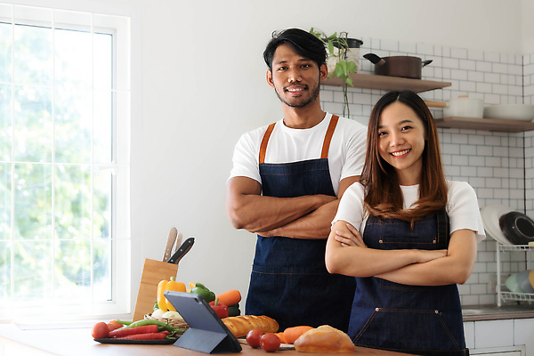 포토 JPG 해외이미지 라이프스타일 커플 여자 남자 행복 아시아 음식 결혼 다이어트 채소 재료 가족 관계 남편 주택 함께함 실내 건강 사랑 요리 사람 동양인 성인 두명 뷰티 주방 식사 저녁식사 샐러드 낭만 신선 아내 아침식사 먹기 준비 만들기 점심식사 해외202310 해외포토 감정 나라 컨셉 모션 인종 이벤트 내부 건물 생활 파일형식