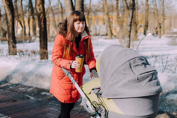 포토 JPG 해외이미지 백인 라이프스타일 공원 여자 딸 행복 아들 어린이 가족 자연 엄마 함께함 사랑 한명 미소 사람 소년 야외 부모 걷기 침묵 산책 육아 아기 신생아 밀기 마차 유모차 걸음마 돌봄 해외202310 해외포토 서양인 1 공공시설 남자 감정 교통수단 컨셉 관계 모션 휴식 표정 생활 소리 아기용품 생태계 파일형식
