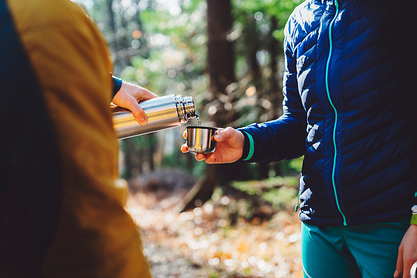 포토 JPG 해외이미지 백인 라이프스타일 남자 행복 도로 야생동물 여행 밭 배낭 자동차 자연 휴가 휴식 수염 미소 앉기 풍경 취미 야외 두명 뷰티 환경 일몰 하이킹 장비 자유 가을 시골 언덕 산악가 힙스터 해외202310 해외포토 서양인 동물 계절 패션 감정 길 육상교통 컨셉 농업 가방 교통시설 모션 레저 표정 사람 생활 노을 생태계 파일형식