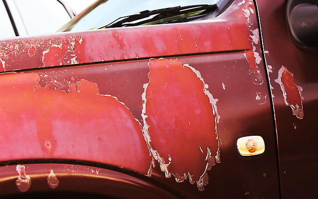 포토 JPG 해외이미지 컬러 백그라운드 신체 교통시설 자동차 표면 날씨 사람없음 야외 옆모습 빨간색 페인트 손상 얼룩 거친 수리 묘사 부식 질감 복고 먼지 고정 문제 짐차 모터 유지 그런지 깨짐 옛날 자동 중고 해외202310 해외포토 육상교통 뷰포인트 교통 컨셉 시설 파일형식