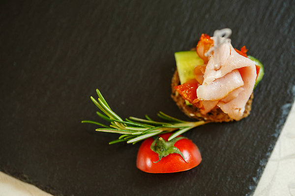 포토 JPG 해외이미지 접시 음식 백그라운드 잎 채소 유리 탁자 건강 육류 돼지고기 어류 요리 사람없음 목재 빨간색 식당 와인 식사 저녁식사 샐러드 소고기 흰색 신선 선택 맛 그릴 바비큐 굽기 먹기 해산물 메뉴 후추 점심식사 항공촬영 석판 맛있는 해외202310 해외포토 나무 식물 식기 뷰포인트 컬러 가구 컨셉 식재료 재료 모션 재질 주방용품 주류 상점 수중동물 구이 향신료 파일형식