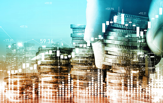 포토 JPG 해외이미지 손 백그라운드 돈 신체부위 금융 동전 성장 투자 동전탑 주식표 다중노출 해외202310 해외포토 비즈니스 촬영기법 사람 경제 쌓기 재산 주식 파일형식