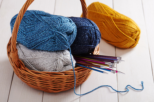 포토 JPG 해외이미지 장신구 표면 따뜻함 취미 사람없음 유행 공구 직물 뜨개질 실 천 스웨터 질감 부드러움 실타래 섬유 짜임 양모 감싸기 핸드메이드 아크릴 뜨개옷 해외202310 해외포토 옷 상의 모션 재질 도구 감각 파일형식