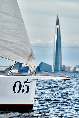 포토 JPG 해외이미지 물결 파도 바다 백그라운드 요트 자연 하늘 표면 바람 날씨 휴식 항해 사람없음 건물 물 빛 컬러풀 햇빛 태양 반사 환경 고층빌딩 고요 일몰 레이싱 뜨거움 액체 보트 크루즈 활 질감 롤 5 추적 레가타 터키석 해외202310 해외포토 자연요소 건축물 컬러 컨셉 배_교통 모션 시합 빌딩 숫자 노을 보석 생태계 파일형식