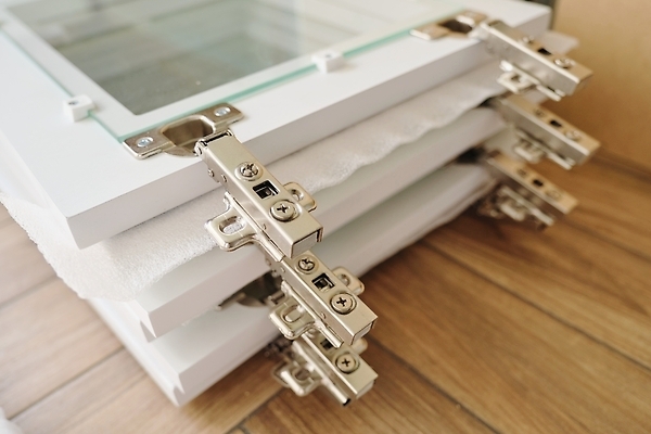 포토 JPG 해외이미지 직업 가구 유리 주택 사람 사람없음 내부 목재 문 주방 장비 공구 나사 업무 수리 닫기 캐비닛 묘사 서비스 잠금 목공예 고정 DIY 국회 조립 설치 해외202310 해외포토 나무 생활용품 재료 모션 재질 취미 건물 도구 작업 공예 사물함 보안 파일형식