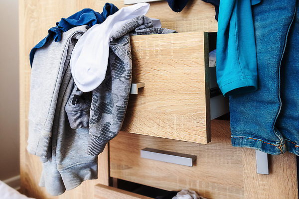 포토 JPG 해외이미지 라이프스타일 옷 백그라운드 가사 가방 가정 선반 주택 실내 사람없음 내부 목재 컬러풀 유행 방 업무 장롱 빨래 폐기물 옷걸이 수납 접기 혼란 많음 해외202310 해외포토 나무 잡화 컬러 가구 컨셉 재료 모션 건물 생활 작업 쓰레기 파일형식