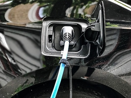 포토 JPG 해외이미지 여행 백그라운드 컨셉 비즈니스 교통시설 자동차 불꽃 거리 노르웨이 사람없음 초록색 경제 힘 운전 에너지 도시 콘센트 플러그 역 연결 주차 에코 생태계 연료 스위치 충전 로딩 베터리 생태학 오슬로 자동 충전기 프리미엄 공급 해외202004 해외포토 교육 유럽 육상교통 컬러 교통 모션 불 환경 기계 시설 파일형식