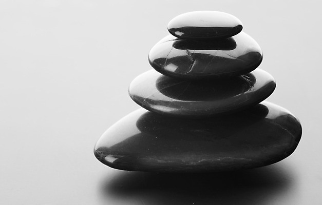 포토 JPG 해외이미지 백그라운드 컨셉 사람없음 쌓기 검은색 스파 조약돌 해외202004 해외포토 컬러 모션 돌_바위 파일형식