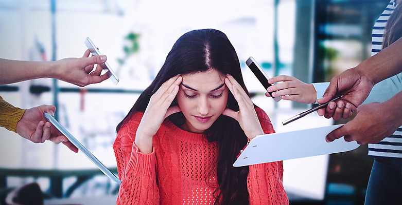 포토 JPG 해외이미지 손 여자 비즈니스 스트레스 직장 한명 들기 앉기 상반신 20대 성인 앞모습 신체부위 30대 스마트폰 태블릿 사무실 눈감음 작업 비즈니스우먼 좌절 디자이너 책상 동료 주기 문서 업무과다 손짚기 성인여자한명만 해외202004 해외포토 직업 1 감정 뷰포인트 가구 컨셉 회사 관계 모션 사람 손짓 청년 장년 전자제품 핸드폰 스마트기기 업무 직장인 여자한명만 성인여자만 파일형식