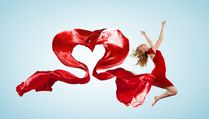 포토 JPG 해외이미지 백인 여자 포즈 모션 맨발 추상 사랑 한명 사람 성인 빨간색 금발 댄서 흐름 하트 표현 춤 화려 우아함 실크 발레 해외202004 해외포토 모양 서양인 직업 1 헤어스타일 감정 컬러 컨셉 무늬 발 문화예술 직물 파일형식