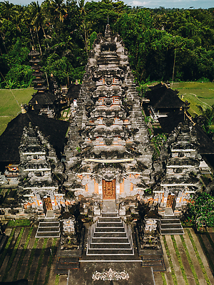 포토 JPG 해외이미지 전통 아시아 종교 문화 파도 바다 섬 여행 건축양식 자연 하늘 휴가 안테나 동양인 풍경 사람없음 야외 건물 초록색 물 여름 파란색 뷰티 바위 사찰 역사 발리 인도네시아 제비 내추럴 랜드마크 옛날 이국적 힌두교 해외202310 해외포토 자연요소 건축물 계절 건축 나라 컬러 통신 종교건축 조류 인종 돌_바위 생태계 파일형식
