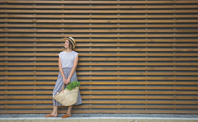 포토 JPG 해외이미지 라이프스타일 배너 잡화 음식 벽 백그라운드 컨셉 채소 가방 포장 유리 건강 한명 초록색 쇼핑 걷기 환경 상점 재활용 금지 흰색 신선 잡기 면 항아리 플라스틱 에코 유기농 복고 낭비 슈퍼마켓 내추럴 영 무료 힙스터 카피스페이스 해외202310 해외포토 1 웰빙 패션 컬러 모션 재질 사람 생활 숫자 공백 도자기 친환경 파일형식