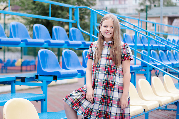 포토 JPG 해외이미지 백인 모델 라이프스타일 드레스 옷 여자 스포츠 의자 학교 청소년 휴식 갈색머리 한명 사람 야외 캐주얼 컬러풀 유행 경기장 자유 흰색 플라스틱 시티라이프 스타일 카피스페이스 해외202310 해외포토 서양인 1 헤어스타일 교육 컬러 가구 컨셉 스포츠시설 재질 생활 공백 파일형식