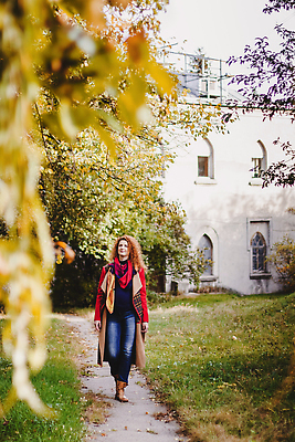 포토 JPG 해외이미지 백인 라이프스타일 드레스 공원 여자 행복 어린이 포즈 자연 엄마 휴식 건강 한명 사람 성인 야외 빛 뷰티 유행 임산부 임신 흰색 아기 잡기 내추럴 돌봄 스타일 해외202310 해외포토 서양인 1 옷 공공시설 감정 컬러 컨셉 가족 모션 생활 생태계 파일형식