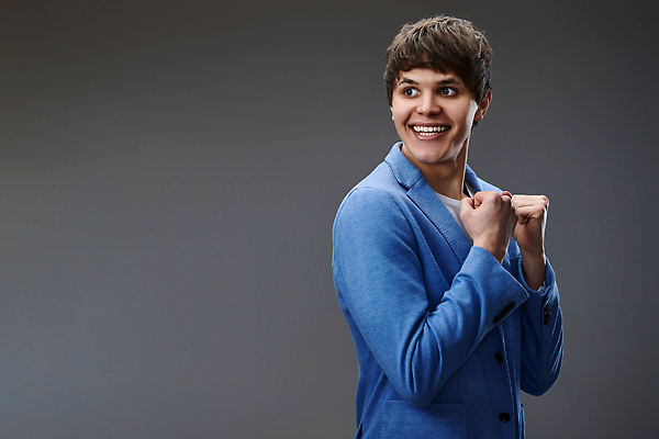 포토 JPG 해외이미지 남자 행복 무기 얼굴 백그라운드 셔츠 겨울 비즈니스 성공 한명 서기 정장 파란색 유행 주먹 재킷 기쁨 회색 축하 표현 우승 비즈니스맨 자신감 떨어짐 시원함 흥분 경영자 오르기 긍정 재택근무 고립 승자 필승 카피스페이스 해외202310 해외포토 1 옷 계절 감정 컬러 컨셉 상의 모션 사람 신체부위 공백 외투 최고 직장인 리더 파일형식