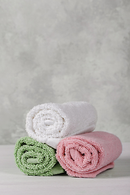 포토 JPG 해외이미지 라이프스타일 분홍색 백그라운드 신체 탁자 휴식 선반 주택 건강 손바닥 사람없음 목재 세로 초록색 빛 수건 뷰티 노란색 우주 스파 목욕 방 욕실 흰색 나뭇가지 마사지 면 고급 오브젝트 질감 롤 부드러움 테라피 내추럴 돌봄 샤워실 위생관리 스타일 카피스페이스 해외202310 해외포토 나무 손 컬러 가구 컨셉 재료 모션 관리 건물 생활 위생용품 청결 공백 감각 샤워시설 파일형식