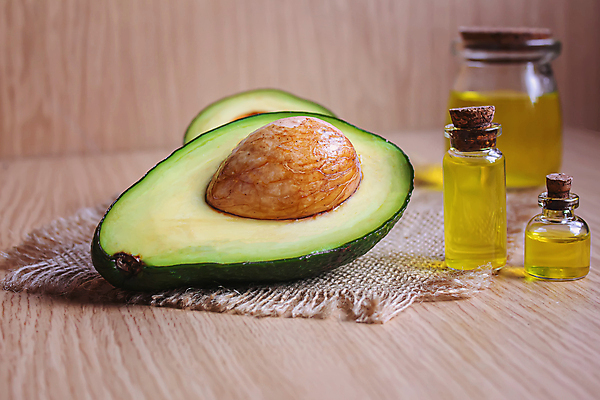 포토 JPG 해외이미지 사람없음 오일 삼베 아보카도 에센스 오일병 나무배경 해외202310 해외포토 음식 백그라운드 과일 화장품 파일형식 천_직물