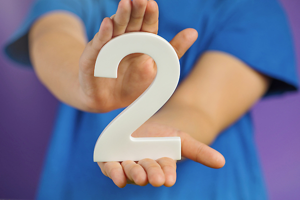 포토 JPG 해외이미지 손 커플 2 통신 손가락 사람 사람없음 금융 쇼핑 숫자 흰색 잡기 생일 퍼센트 구매 계획 소프트포커스 가격 하락 심볼 사인 보여주기 승진 관심 더블 마케팅 옛날 비용 해외202310 해외포토 문자 기념일 컬러 컨셉 관계 모션 촬영기법 신체부위 경제 특수기호 파일형식