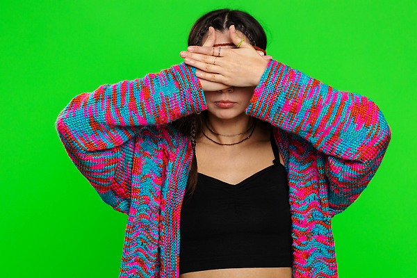 포토 JPG 해외이미지 라이프스타일 손 응시 여자 비즈니스 스트레스 실내 피곤 한명 슬픔 분노 실패 닫기 무서움 수줍음 손목시계 충격 문제 고립 그만 마감 숨기 어려움 우울증 위기 프리랜서 혼란 히피 스타일 힙스터 크로마키 해외202310 해외포토 직업 1 시선 패션 감정 시계 컨셉 장신구 모션 사람 내부 생활 신체부위 좌절 질병 파일형식