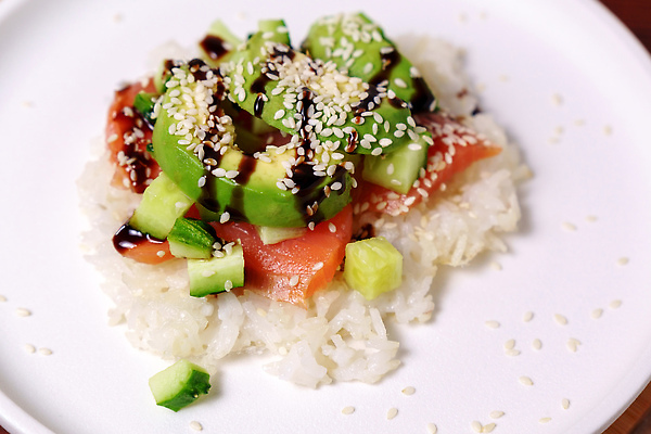 포토 JPG 해외이미지 전통 접시 음식 백그라운드 다이어트 재료 밥 오이 건강 육류 어류 요리 동양인 사람없음 유행 일본 저녁식사 초밥 회 신선 맛 혼합 먹기 해산물 준비 연어 아보카도 와플 맛있는 해외202310 해외포토 식기 아시아 컨셉 채소 과일 식재료 모션 디저트 인종 식사 수중동물 일본음식 파일형식