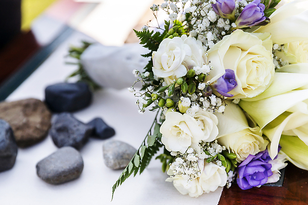 포토 JPG 해외이미지 전통 꽃 행복 꽃다발 결혼 잎 꽃무늬 포옹 자연 결혼식 휴가 발렌타인데이 사랑 성인 사람없음 장식 뷰티 장미 파티 보라색 낭만 신혼여행 벚꽃 축하 신선 우아함 심볼 묘사 열정 약혼 정중 스타일 해외202310 해외포토 식물 감정 컬러 컨셉 무늬 안기 데이이벤트 사람 이벤트 생태계 약속 파일형식