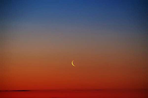 포토 JPG 해외이미지 별 백그라운드 오렌지 자연 하늘 날씨 새로움 사람없음 빨간색 빛 햇빛 태양 뷰티 평화 일출 어둠 침묵 황혼 일몰 새벽 달 기도 저녁 초승달 신비 이슬람교 달빛 신성 단계 월 광 라마단 신앙심 아랍어 영원 수평선 해외202310 해외포토 자연요소 종교 컬러 컨셉 과일 노을 소리 날짜 야간 생태계 파일형식