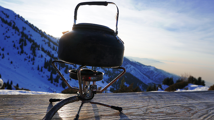 포토 JPG 해외이미지 구름 커피 음료 여행 백그라운드 겨울 벤치 배낭 자연 주전자 불 산 따뜻함 요리 풍경 사람없음 야외 물 소풍 여행객 금속 주방 일몰 하이킹 장비 자유 뜨거움 차 냄비 수증기 숲 난로 버너 분무기 가스 내추럴 연소 끓이기 절정 철강 해외202310 해외포토 자연요소 계절 컨셉 의자 가방 모션 재질 주방용품 레저 사람 야외활동 노을 솥 난방기 생태계 파일형식