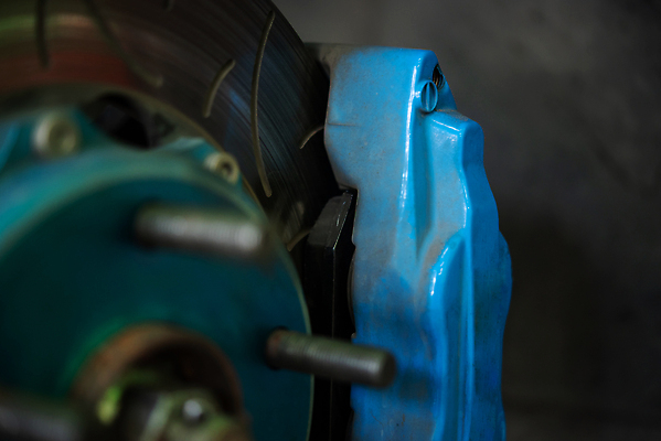 포토 JPG 해외이미지 직업 산업 교통시설 자동차 노동자 사람 사람없음 상점 금속 기계 공연 손상 디스크 작업 바퀴 기술자 변화 실패 수리 브레이크 서비스 타이어 고정 문제 모터 유지 돌봄 자동 제어 조율 차고 해외202310 해외포토 육상교통 교통 컨셉 모션 재질 이벤트 좌절 질병 시설 파일형식