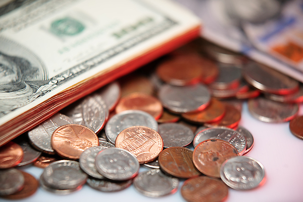 포토 JPG 해외이미지 1 종이 컨셉 지폐 돈 비즈니스 사람없음 빨간색 초록색 금융 경제 쇼핑 쌓기 달러 쪽지 미국 저축 시장 재산 투자 상업 결제 가치 계산서 대출 빚 대통령 수입 해외202310 해외포토 컬러 북아메리카 모션 파일형식