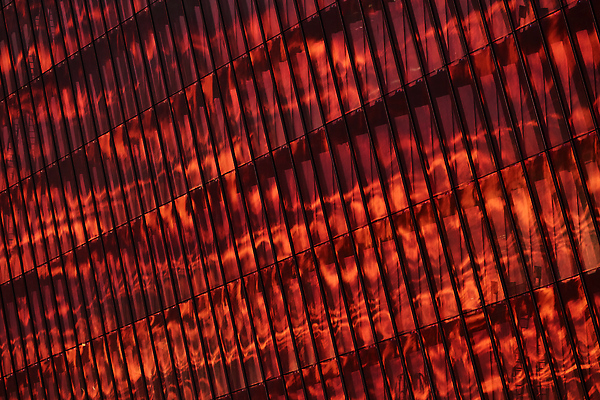 포토 JPG 해외이미지 파도 백그라운드 창문 자연 유리 하늘 표면 날씨 추상 풍경 사람없음 건물 빛 컬러풀 태양 반사 환경 고층빌딩 고요 일몰 저녁 크루즈 철 질감 첨탑 절정 수평선 해외202310 해외포토 자연요소 건축물 바다 컬러 무늬 배_교통 재질 빌딩 노을 탑 야간 생태계 파일형식