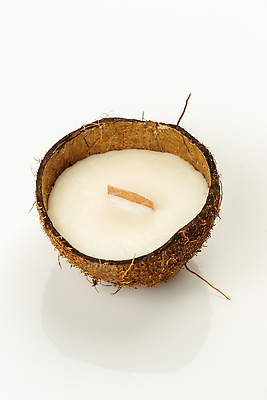 포토 JPG 해외이미지 디자인 휴식 사람없음 목재 장식 껍질 닫기 코코넛 향 DIY 내추럴 대두 심지 왁스 이국적 핸드메이드 해외202310 해외포토 나무 컨셉 과일 재료 모션 취미 파일형식