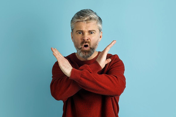 포토 JPG 해외이미지 백인 손 남자 무기 중년 백그라운드 컨셉 십자가 비즈니스 손가락 수염 실내 손바닥 한명 서기 사람 성인 금지 분노 표현 시원함 거절 심볼 사인 팔 히스패닉 고립 그만 넘어짐 부정 부정적 심각 잘못 해외202310 해외포토 서양인 1 감정 모션 내부 신체부위 파일형식