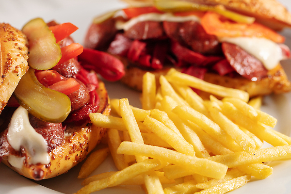 포토 JPG 해외이미지 전통 음식 빵 백그라운드 토마토 양파 패스트푸드 샌드위치 돼지고기 사람없음 빨간색 여름 노란색 파티 저녁식사 소고기 튀김 신선 뜨거움 소시지 개 맛 그릴 아침식사 폐기물 상추 바비큐 케첩 먹기 머스터드 속도 롤 깨 핫도그 점심식사 프랑크푸르트 해로움 맛있는 해외202310 해외포토 계절 컬러 컨셉 채소 식재료 포유류 모션 주방용품 독일 육류 이벤트 식사 도시 조미료 소스_음식 가공식품 인스턴트 쓰레기 파일형식