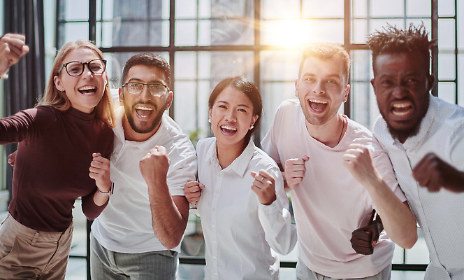 포토 JPG 해외이미지 응시 여자 노년 남자 중년 흑인 회사 비즈니스 CEO 관계 회의 협력 서기 사람 앉기 여러명 노트북 컴퓨터 알약 판매 작업 비즈니스맨 비즈니스우먼 발표 전문직 대표 토론 책상 동료 보고서 상담 면접 문서 세미나 해외202310 해외포토 서양인 직업 시선 가구 다수 모션 성인 전자제품 약 직장인 파일형식