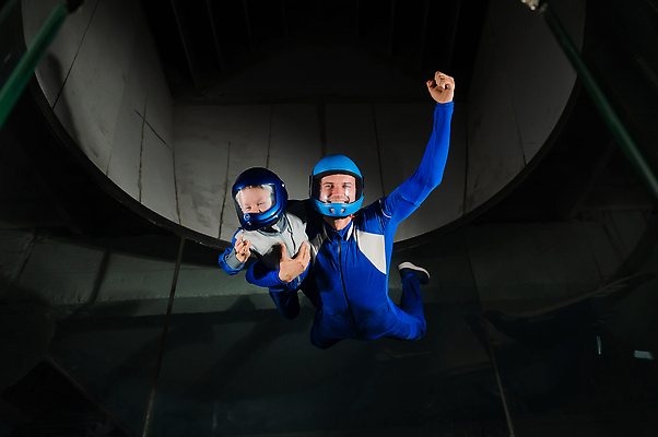 포토 JPG 해외이미지 행복 감정 안경 어린이 스포츠 운동화 수업 바람 실내 실험 소년 취미 두명 점프 검은색 강사 기쁨 장비 자유 개울 터널 야간 헬멧 스카이다이빙 항공 역동적 튜브 곡예비행 운동가 중력 해외202310 해외포토 자연요소 직업 잡화 교육 남자 길 컬러 신발 컨셉 모션 날씨 사람 내부 강 비행 보호장비 익스트림스포츠 파일형식