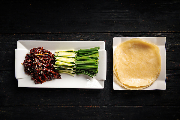 포토 JPG 해외이미지 전통 접시 음식 오리 요리 동양인 사람없음 가로 식당 식사 중국 메뉴 준비 매움 점심식사 입가심 해외202310 해외포토 식기 아시아 조류 인종 상점 맛 파일형식