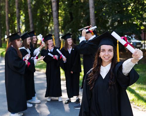 포토 JPG 해외이미지 백인 학생 공원 여자 교육 행복 졸업 학교 성공 미래 함께함 졸업생 미소 소녀 이벤트 여러명 야외 여름 친구 우정 기쁨 축하 잡기 가운 자신감 그룹 흥분 대학교 종료 증명서 총각 캡모자 전경 해외202310 해외포토 서양인 모자_잡화 옷 계절 공공시설 감정 어린이 다수 컨셉 관계 모션 표정 사람 풍경 파일형식 탑뷰