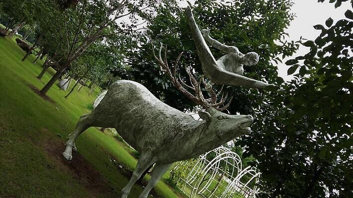 포토 JPG 해외이미지 나무 식물 야생동물 조각 사슴 뿔 미술 사람없음 조각상 나뭇가지 순록 엘크 해외202310 해외포토 동물 포유류 문화예술 조형물 파일형식