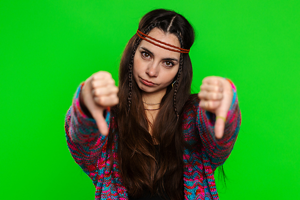 포토 JPG 해외이미지 라이프스타일 손 여자 얼굴 손가락 스트레스 갈색머리 실내 한명 유행 가리킴 표현 자신감 거절 문제 반대 불만 의심 나쁜 고립 부정적 분실 싫은 심각 어려움 히피 스타일 힙스터 카피스페이스 크로마키 해외202310 해외포토 1 헤어스타일 패션 감정 컨셉 사람 손짓 내부 생활 신체부위 공백 파일형식