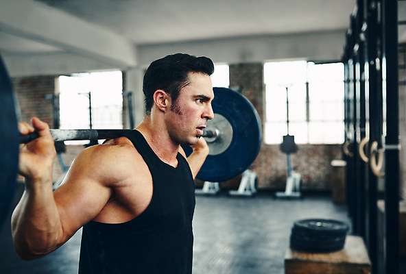 포토 JPG 해외이미지 남자 근육 한명 들기 상반신 성인 옆모습 운동 헬스장 자신감 역기 성인남자한명만 해외202310 해외포토 1 감정 뷰포인트 모션 건강 사람 헬스 남자한명만 성인남자만 파일형식