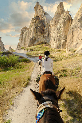 포토 JPG 해외이미지 동물 응시 여행 자연 휴가 산 안테나 카파도키아 한명 사람 야외 관광지 컬러풀 뷰티 농장 여행객 계곡 열기구 승마 재산 승차 언덕 풍선 사암 칠면조 라이더 랜드마크 지질학 튀르키예 해외202310 해외포토 1 시선 교육 아시아 스포츠 컬러 농업 통신 항공교통 모션 조류 금융 돌_바위 생태계 파일형식