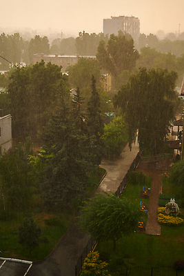 포토 JPG 해외이미지 나무 구름 계절 컬러 여행 백그라운드 오렌지 자연 하늘 아침 날씨 안테나 파노라마 풍경 사람없음 야외 건물 물 여름 빛 햇빛 태양 뷰티 노란색 일출 환경 어둠 황혼 일몰 도시 분위기 떨어짐 저녁 빗방울 폭풍 스카이라인 내추럴 뇌우 폭풍우 수평선 해외202310 해외포토 주간 자연요소 식물 건축물 컨셉 과일 통신 촬영기법 노을 비_날씨 야간 자연재해 생태계 파일형식