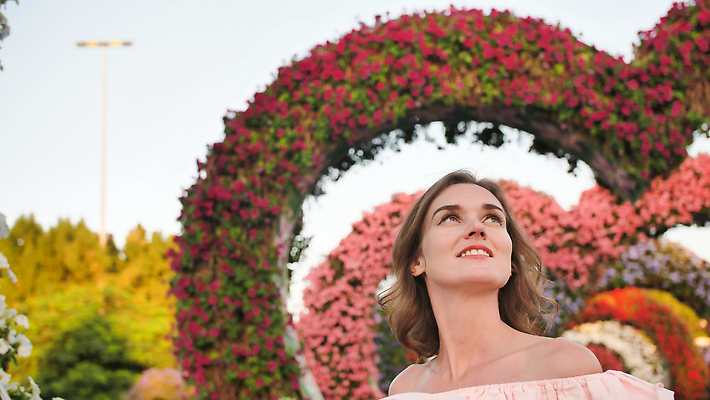 포토 JPG 해외이미지 식물 디자인 계절 공원 꽃 컬러 여행 백그라운드 꽃무늬 자연 하늘 코끼리 사랑 한명 야외 장식 초록색 컬러풀 뷰티 정원 봄 낭만 벚꽃 흰색 마음 개화 기적 원예 장면 아랍에미리트 두바이 해외202310 해외포토 1 공공시설 감정 컨셉 무늬 중동 포유류 사람 취미 생태계 파일형식