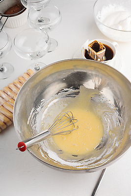 포토 JPG 해외이미지 전통 접시 커피 음식 디저트 치즈 요리 설명 사람없음 쿠키 과자 케이크 주방 초콜릿 이탈리아 흰색 대접 사발 달콤 커피잔 설탕 굽기 크림 준비 만들기 레시피 칼로리 성분 방법 카카오 크림치즈 페스츄리 핸드메이드 티라미수 맛있는 해외202310 해외포토 식기 유럽 음료 빵 컬러 모션 잔 유제품 사기그릇 맛 구이 파일형식