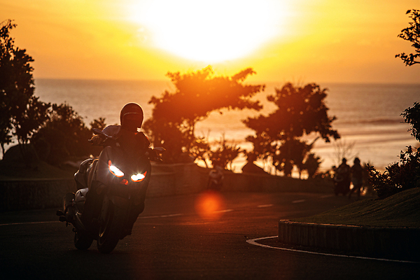 포토 JPG 해외이미지 파도 바다 여행 컨셉 자연 하늘 휴가 휴식 사람 사람없음 야외 빛 햇빛 태양 뷰티 여행객 일출 검은색 일몰 시간 황금 저녁 그림 파라다이스 수평선 해외202310 해외포토 자연요소 컬러 노을 야간 생태계 파일형식