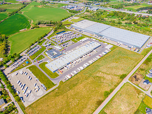 포토 JPG 해외이미지 산업 도로 비즈니스 교통시설 모션 안테나 사람없음 건물 화물 상품 주식 교차로 창고 상업 머리위 지역 트랙터 수납 짐차 무거움 트레일러 슈퍼마켓 항공촬영 수입 조감도 터미널 해외202310 해외포토 건축물 길 뷰포인트 교통 통신 자동차 금융 상점 운송업 무게 농기계 시설 특수차량 파일형식