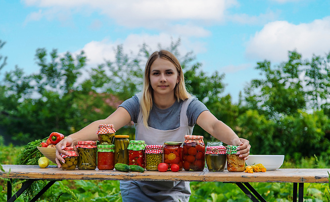 포토 JPG 해외이미지 배너 잡화 계절 음식 가사 겨울 토마토 채소 재료 유리 고추 탁자 오이 선반 건강 마늘 사람없음 목재 초록색 주방 식사 수확 항아리 맛 잼 먹기 유기농 양배추 피클 발효 후추 통조림 국산 스쿼시 절임 채식주의자 핸드메이드 경제학 카피스페이스 해외202310 해외포토 나무 웰빙 교육 스포츠 컬러 가구 컨셉 농업 모션 재질 경제 구기 공백 도자기 소스_음식 향신료 채식 파일형식