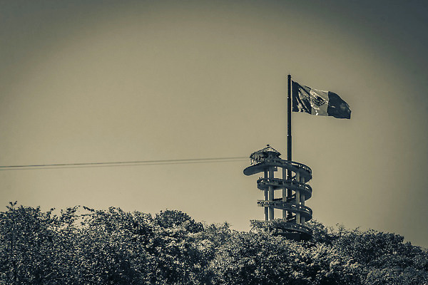 포토 JPG 해외이미지 디자인 배너 문화 파도 여행 건축양식 하늘 바람 휴가 멕시코 흑백 손바닥 사람없음 건물 파란색 뷰티 마을 탑 미국 흰색 깃발 도시 심볼 사인 깃대 봉 유카탄 애국심 전국 해외202310 해외포토 자연요소 건축물 손 건축 바다 컬러 북아메리카 날씨 촬영기법 파일형식