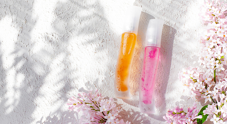 포토 JPG 해외이미지 여자 꽃 분홍색 백그라운드 꽃무늬 자연 유리 건강 사람없음 목재 치료 물 뷰티 약 장미 유행 스파 화장품 신선 화려 액체 고급 우아함 상품 허브 향수 향기 냄새 아로마 분무기 향 아로마테라피 내추럴 에센스 스타일 해외202310 해외포토 자연요소 나무 식물 컬러 컨셉 무늬 재료 의학 재질 사람 생태계 테라피 파일형식